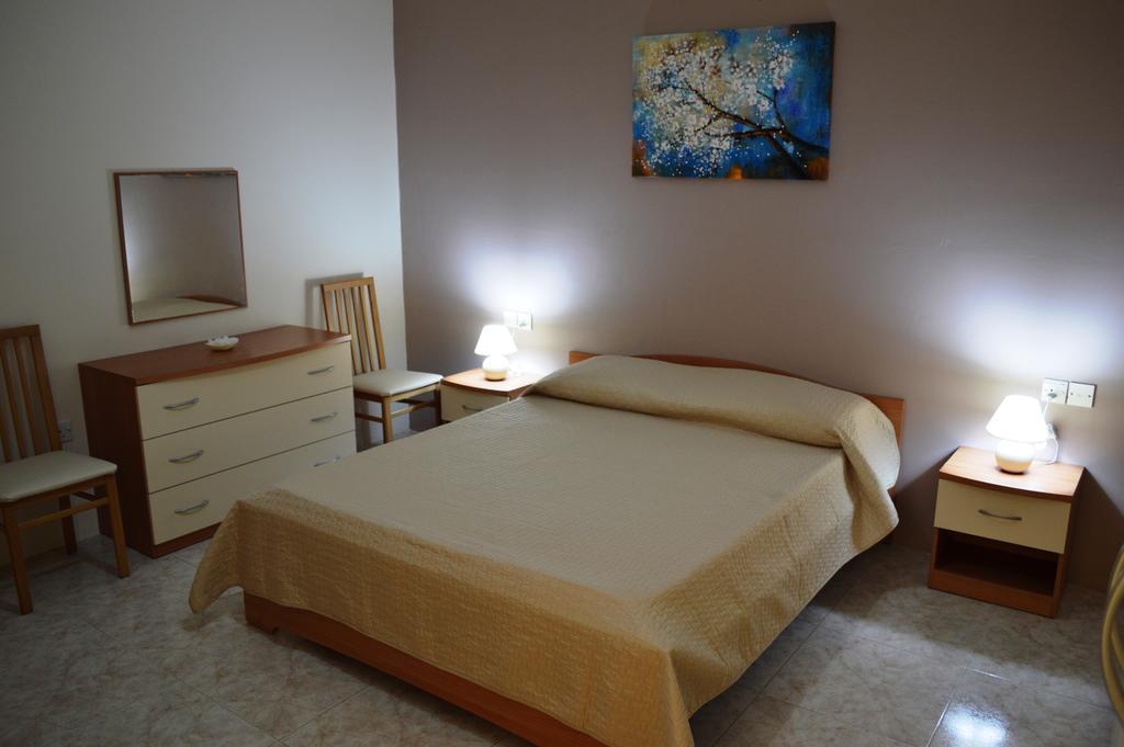 The April Maisonette Марсаскала Екстериор снимка